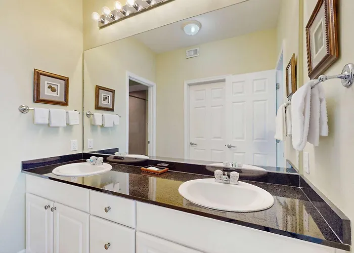 Holiday home Inviting Gulf-front With Pool Sauna Washer Dryer & Ac